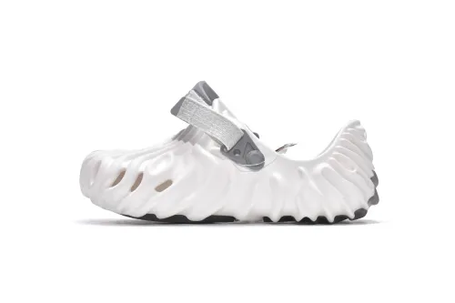 CR Pollex CRlog By Salehe Bembury CRloudy White 207393-100