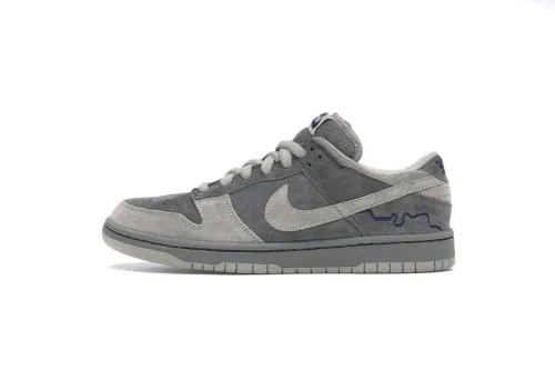  N  SB Dunk Low London 308269-111