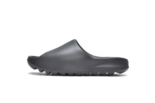 A Y**zy Slide Onyx HQ6448