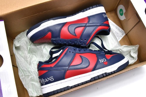  N  SB Dunk Low Supreme By Any Mean DO7412-982