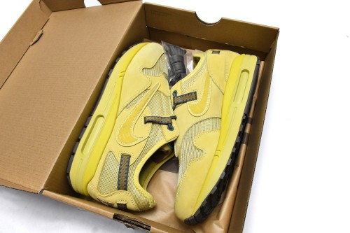 N  Air Max 1 Travis Scott Cactus Jack Saturn Gold DO9392-700
