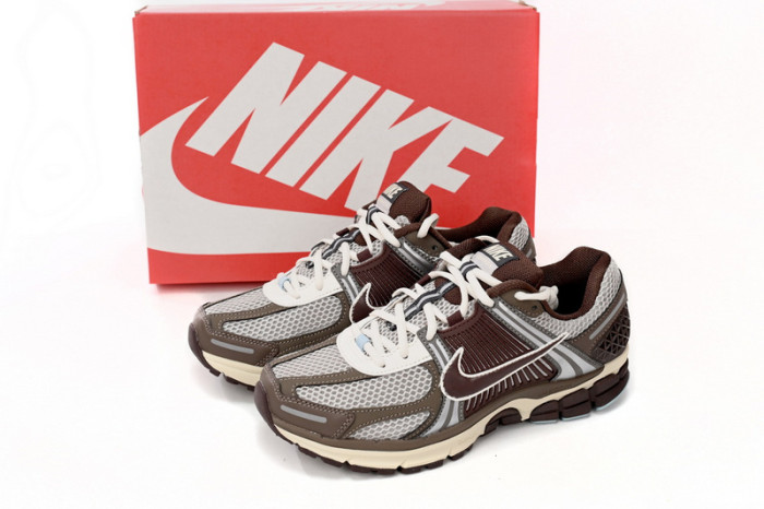  N Zoom Vomero 5 Earth Fossil FD9920-022