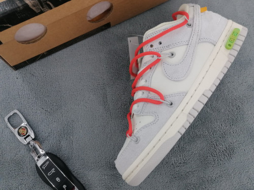  N  Dunk Low OW Lot 13 DJ0950-110