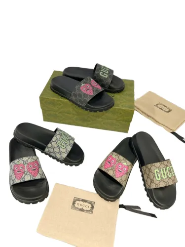 1:1 quality version 28026964 Strawberry Alphabet Print Slippers 3 colors