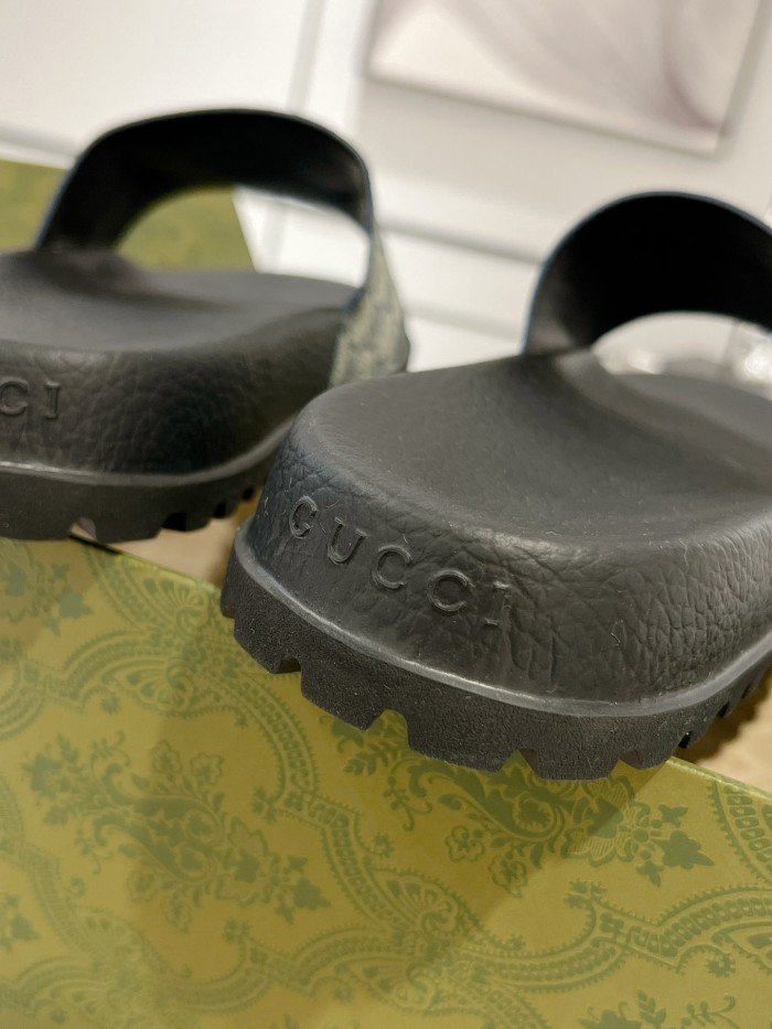1:1 quality version 28026964 Strawberry Alphabet Print Slippers 3 colors