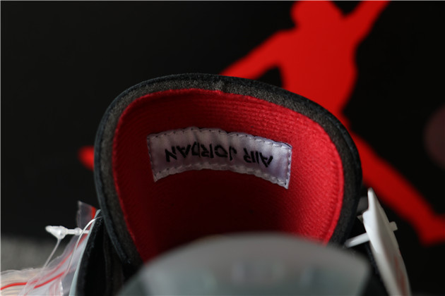 Off White x Nike Air Jordan 4 WMNS Bred