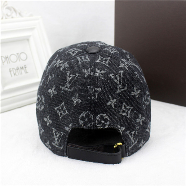 Louis Vuitton Baseball Cap With Box Full Package Size For Couples 051