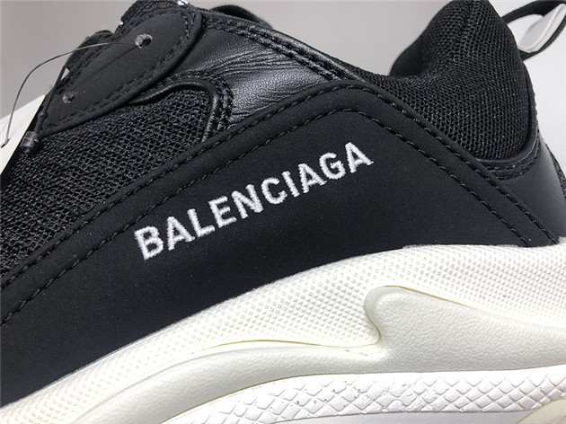 Balenciaga Triple-S 1.0 Sneaker 015