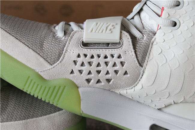 Nike Air Yeezy 2 NRG Kanye Grey