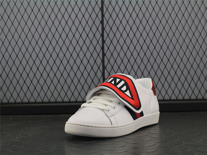 Gucci Ace Embroidered Low Top Sneaker Lips