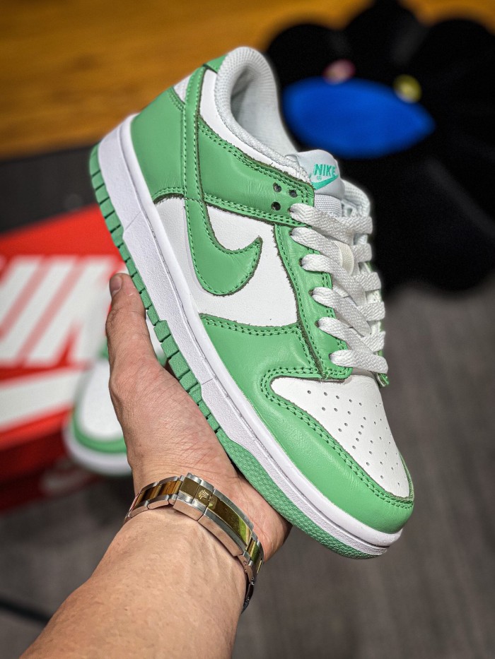 Nike SB Dunk Green Glow