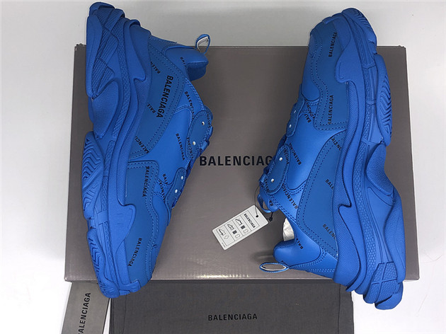 Balenciaga Triple-S 1.0 Sneaker 021
