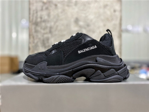 Balenciaga Triple-S 1.0 Sneaker 036