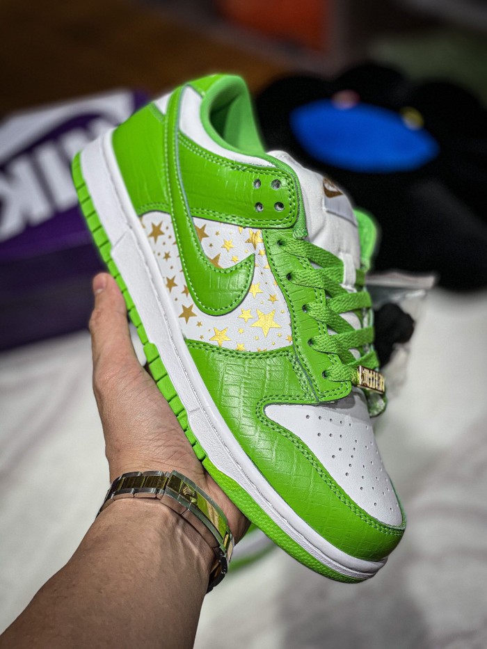 Supreme Nike SB Dunk Green