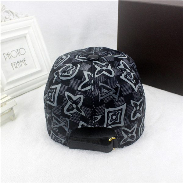 Louis Vuitton Baseball Cap With Box Full Package Size For Couples 024
