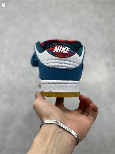 Nike SB Dunk Low Blue Pink