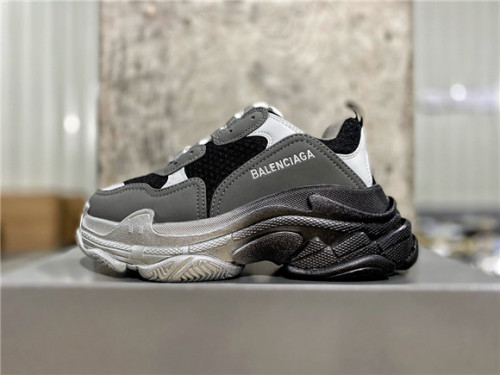 Balenciaga Triple-S 1.0 Sneaker 069