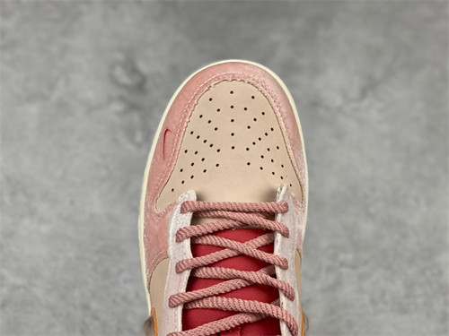 Nike SB Dunk High Pro Pink