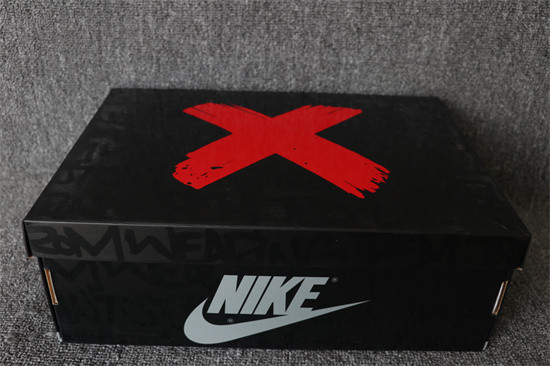 Nike Air Jordan 1 Banned Grey