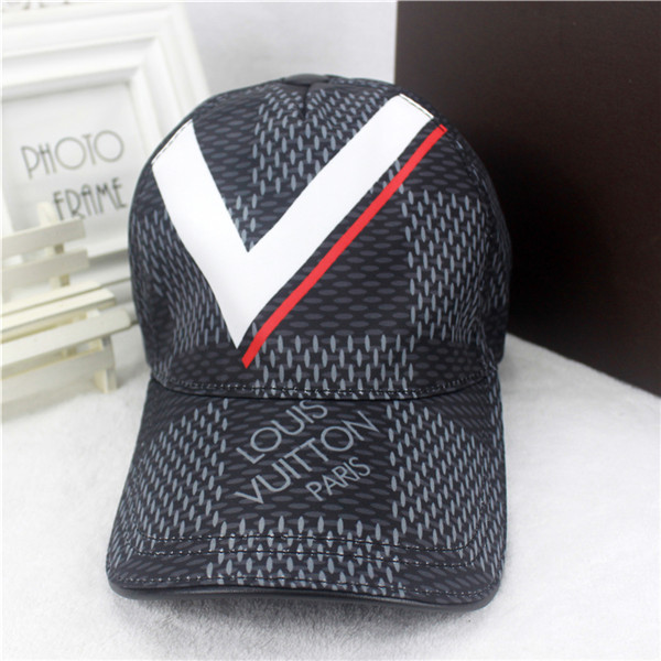 Louis Vuitton Baseball Cap With Box Full Package Size For Couples 026