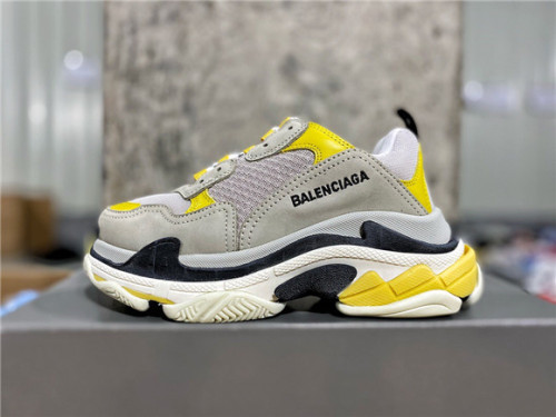 Balenciaga Triple-S 1.0 Sneaker 070