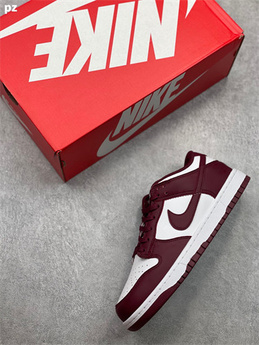 Nike SB Dunk Low Bordeaux