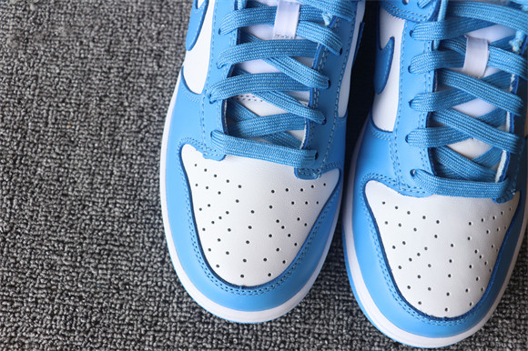 Nike SB DUNK Low UNC