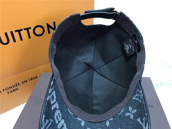 Louis Vuitton Baseball Cap With Box Full Package Size For Couples 003