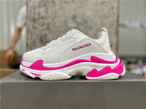 Balenciaga Triple-S 1.0 Sneaker 042