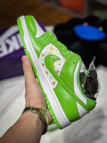 Supreme Nike SB Dunk Green