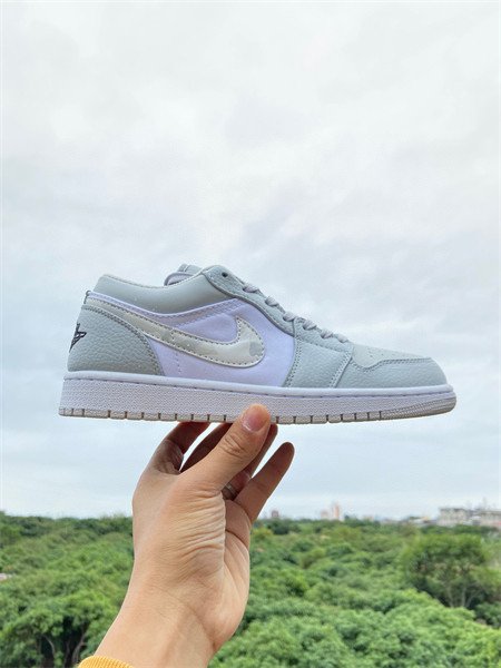 Nike Air Jordan 1 Low 1