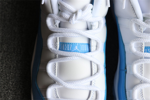 Nike Air Jordn 11 Low UNC