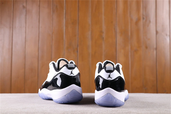 PROMOTION Jordan 11 Low Concord