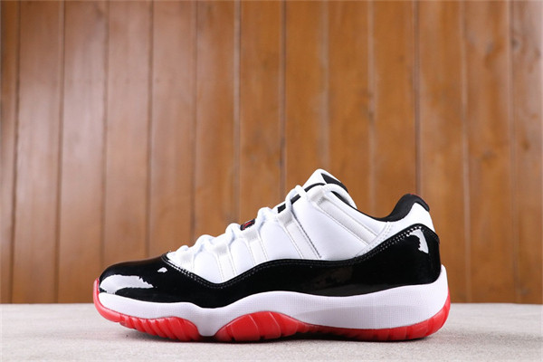 PROMOTION Jordan 11 Low White Bred