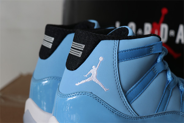 Nike Air Jordan 11 UNC