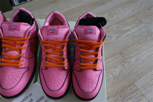 The Powerpuff Girls x Nike SB Dunk Pink