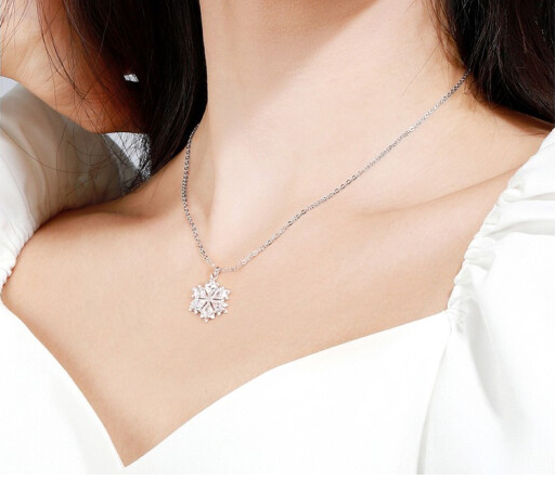 Light luxury and contracted advanced sense of snow necklace female brand design sense of collarbone chain to send girlfriend