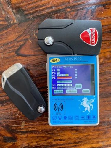 For Toyota V remote, it can copy all the toyota H chip remote key.after copy by MINI900 TOOL,the new key can star your car.same as the original key. can copy all the frequency.