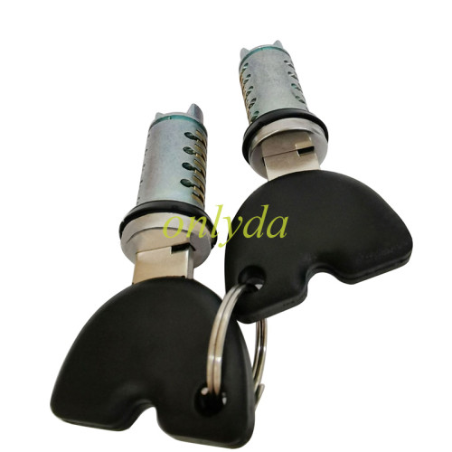 For Piaggio Lock Cylinder Set for Vespa ET2 LX50 S50-150 Part Number 573905 1B000570