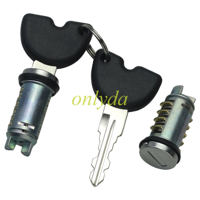For Piaggio Lock Cylinder Set for Vespa ET2 LX50 S50-150 Part Number 573905 1B000570