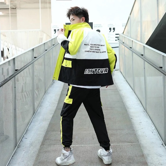 sports suit