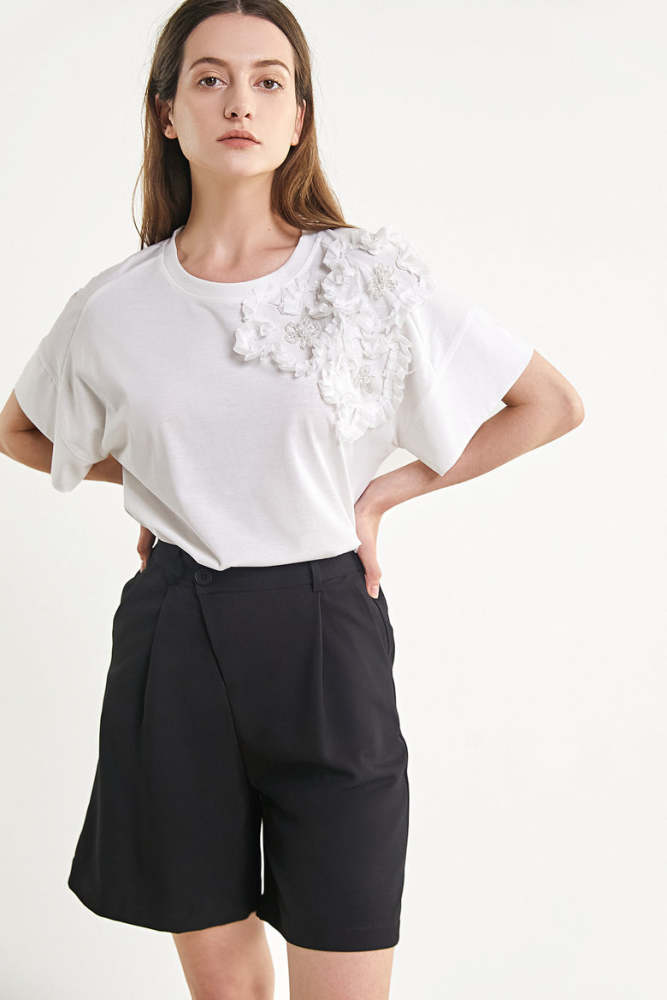 White Floral appliqué T-shirt