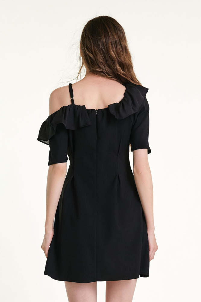 Flash Sale                Black Asymmetric Ruffled Midi Dress