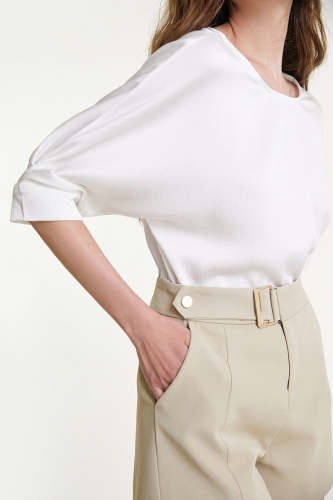 Flash Sale                White Lantern Sleeve Round Neck Blouse