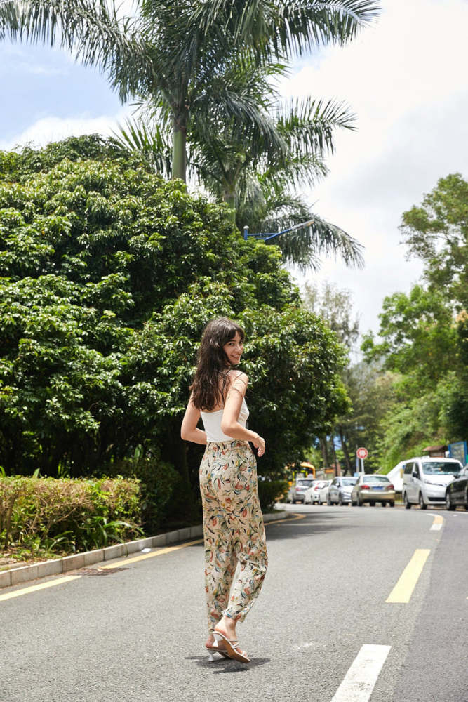 Multicolor Printed Straight Leg High Rise Pants