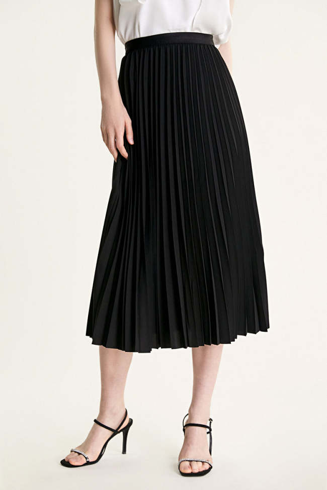 Flash Sale                Black Pleated High Rise A-Line Midi Skirt