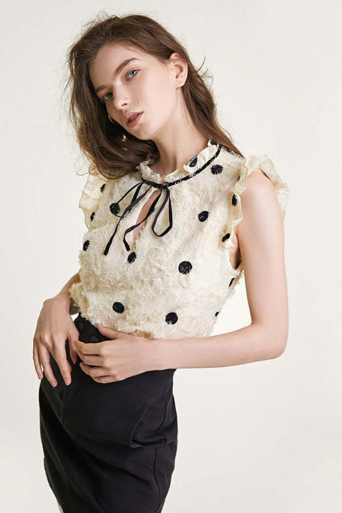 Beige Sleeveless Jacquard Polka Dot Ruffled Blouse