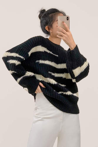 Black Round Neck Zebra Print Sweater