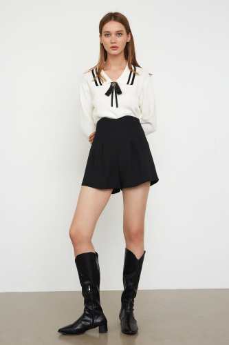 Hania Black High Waist Shorts