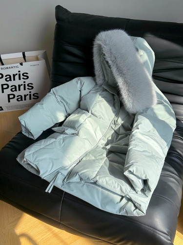 White duck down jacket with sugar cube hair collar